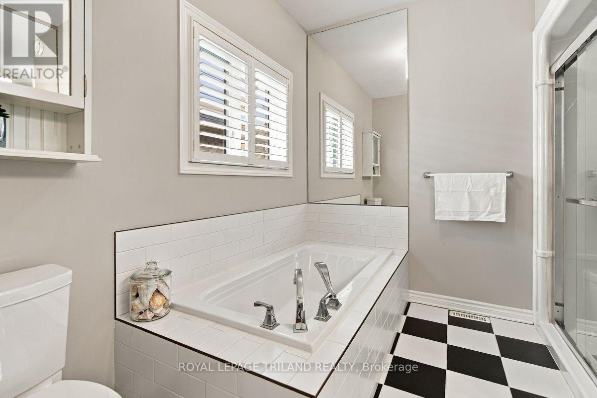 43 HICKORY LANE - 25