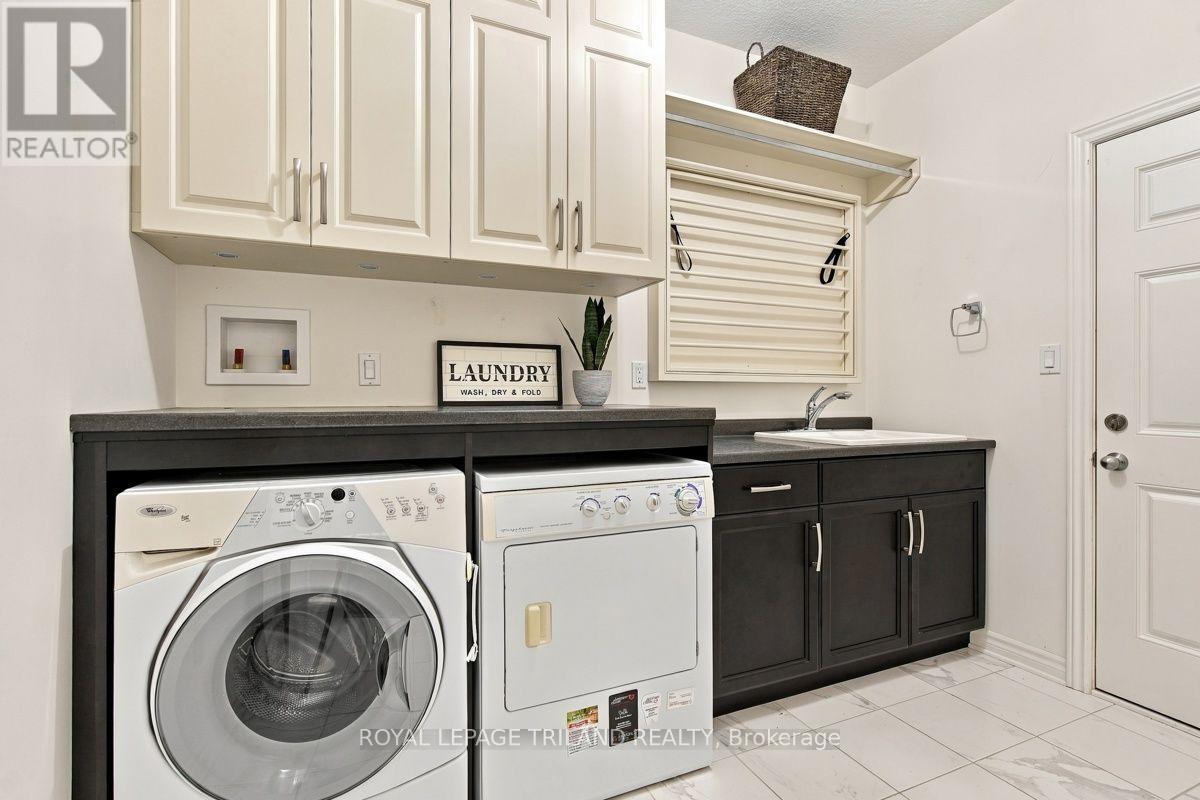 43 HICKORY LANE - 32