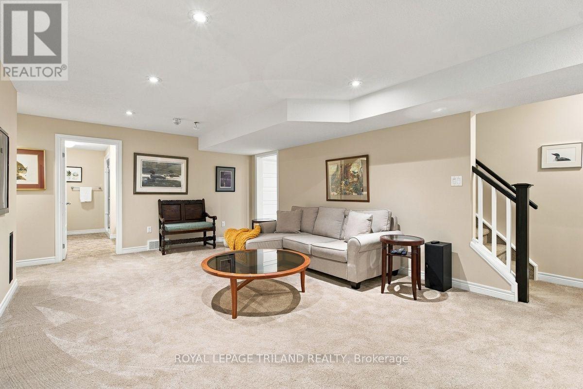 43 HICKORY LANE - 33