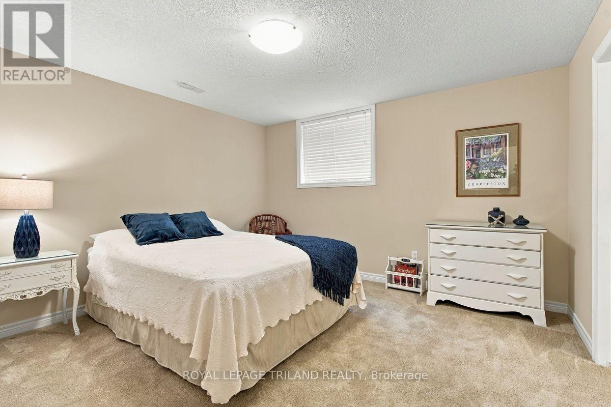 43 HICKORY LANE - 37