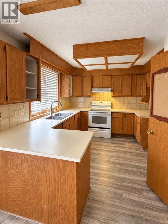 180 Hawkhill Way NW - 2