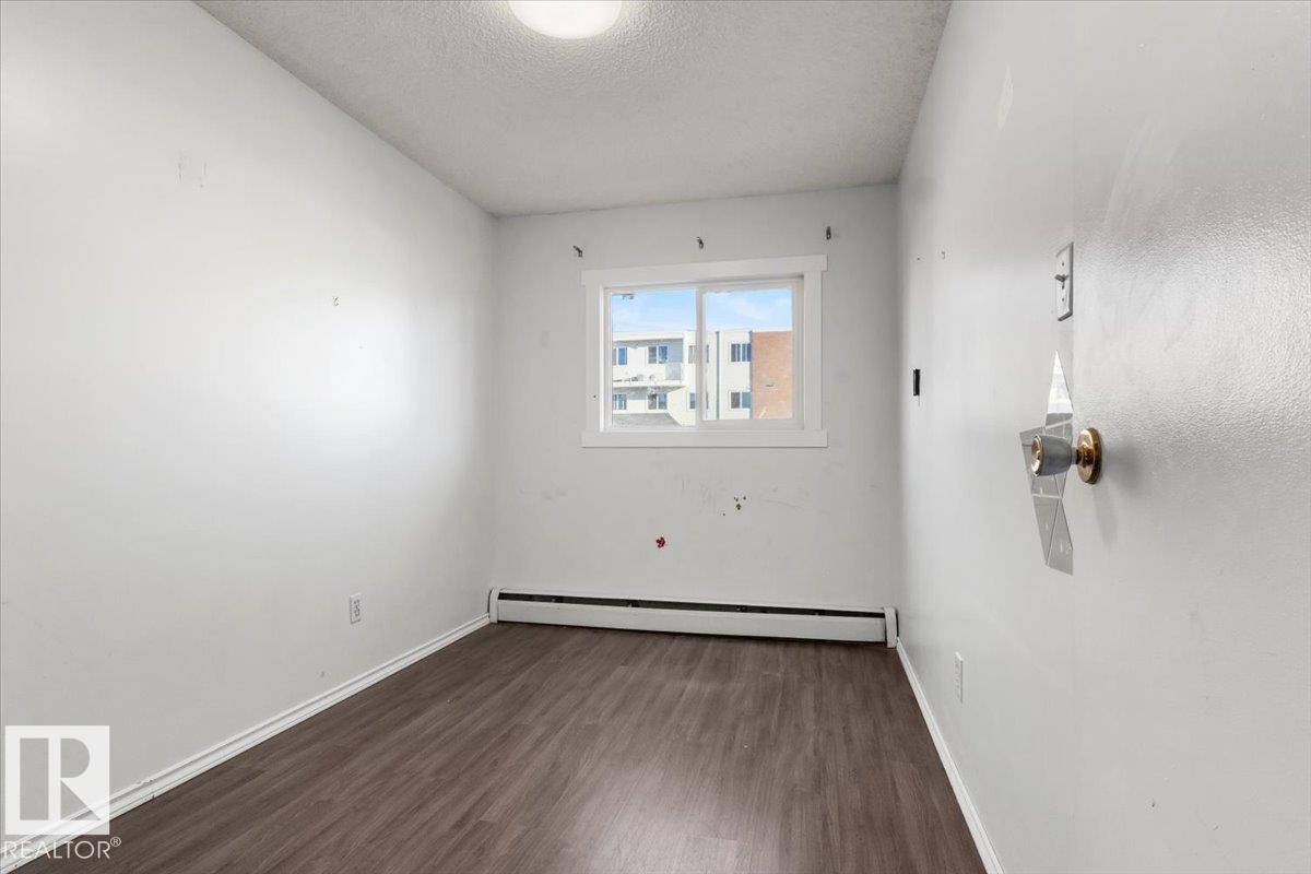 #108A 14520 52 ST NW - 15