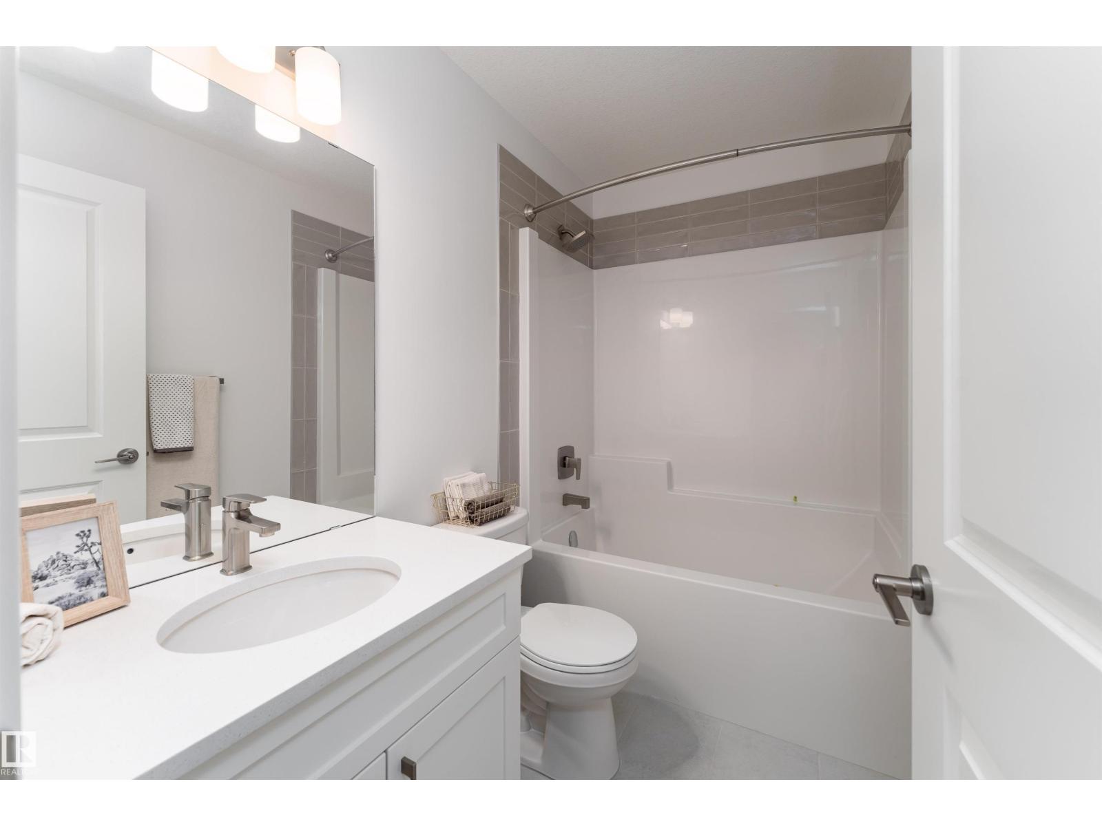 332 27 ST SW - 34
