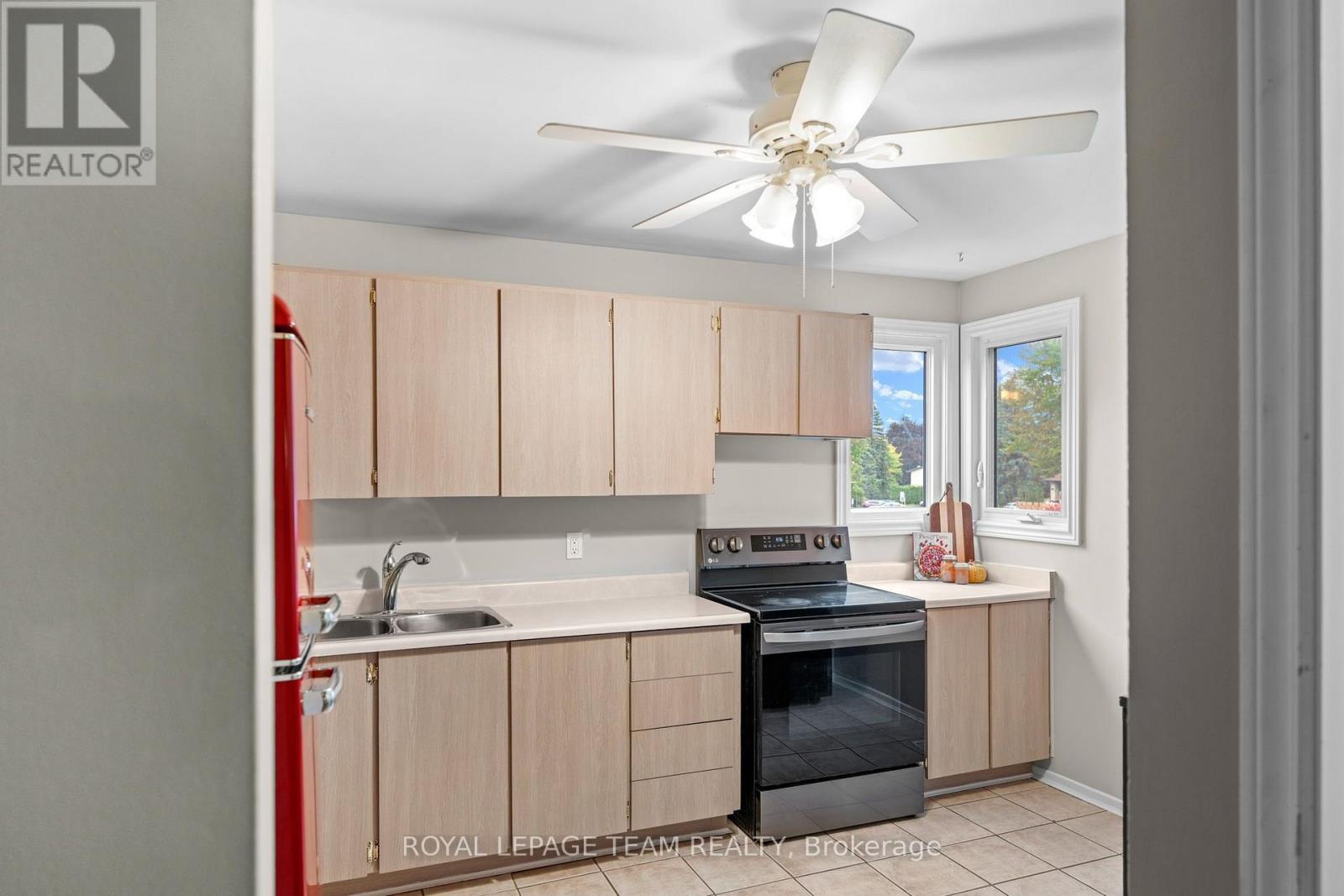 128 MCCLINTOCK WAY - 4