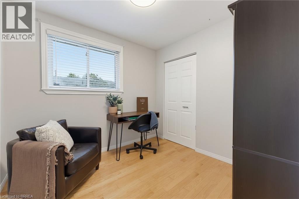 35 SCOTT Road - Image 16