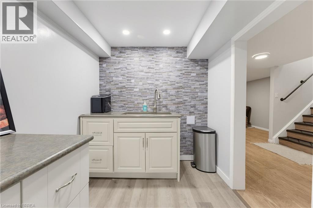35 SCOTT Road - Image 22