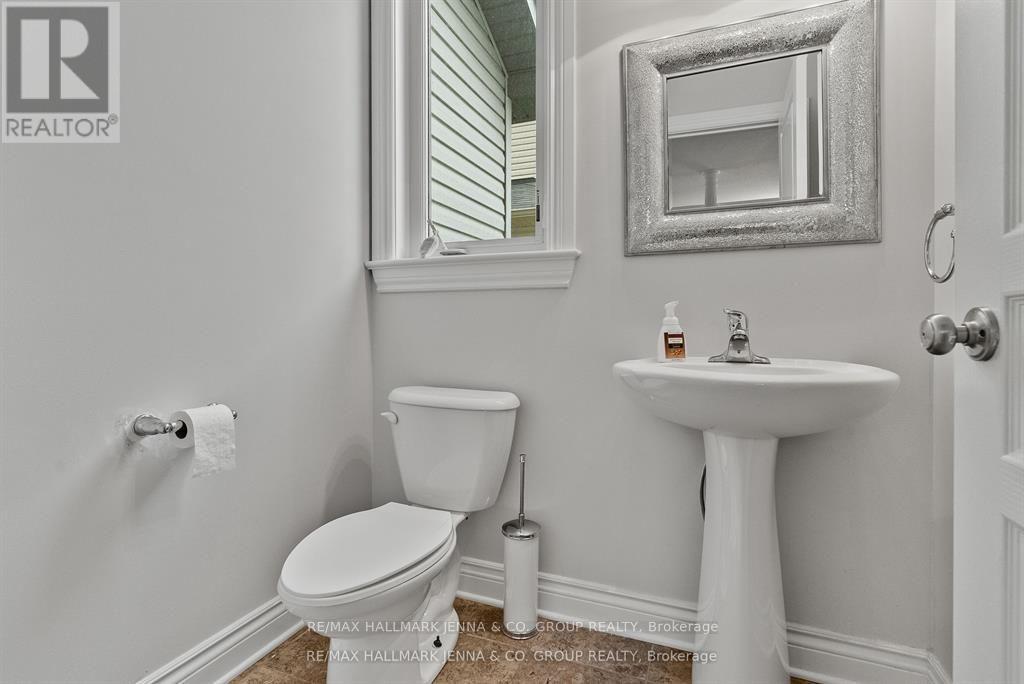 281 TOPAZE CRESCENT - 11