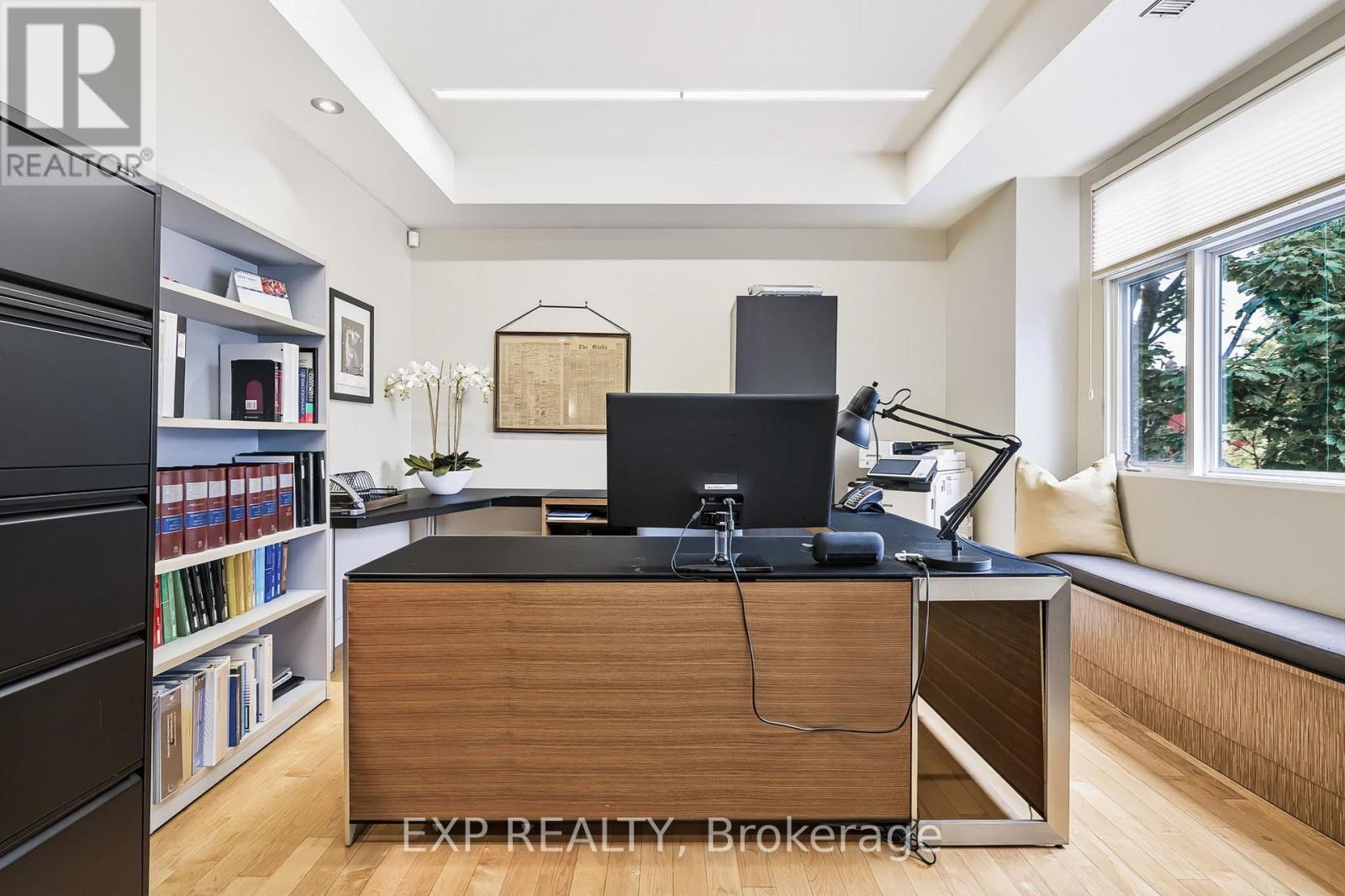 Office / Workspace 11'7\" x 23' 1\" (3.53m x 7.04m)