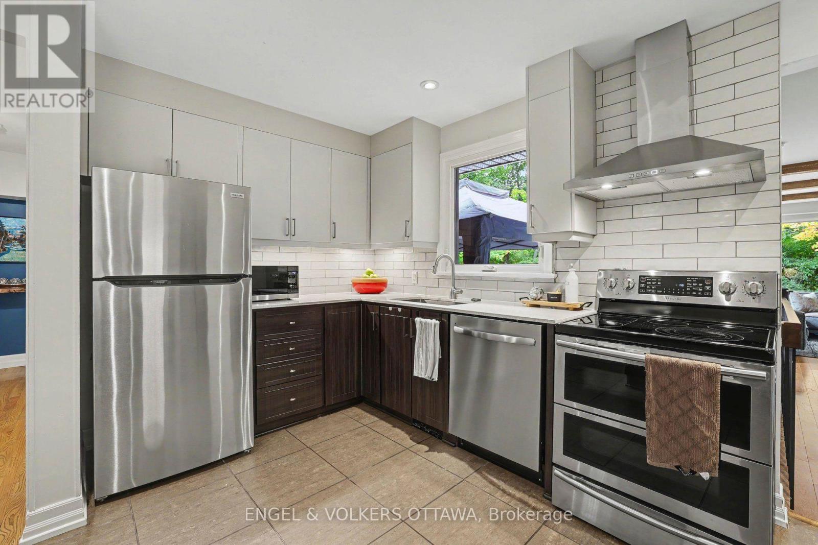 464 THESSALY CIRCLE - 14