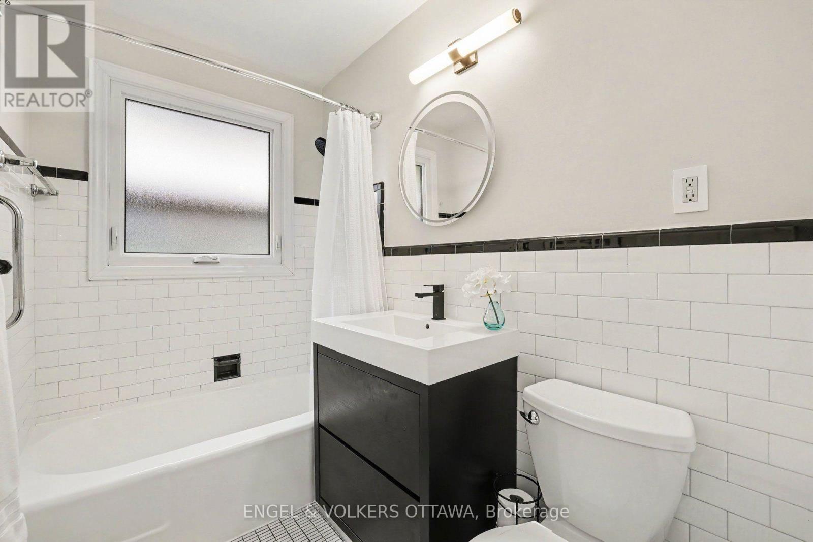 464 THESSALY CIRCLE - Image 24