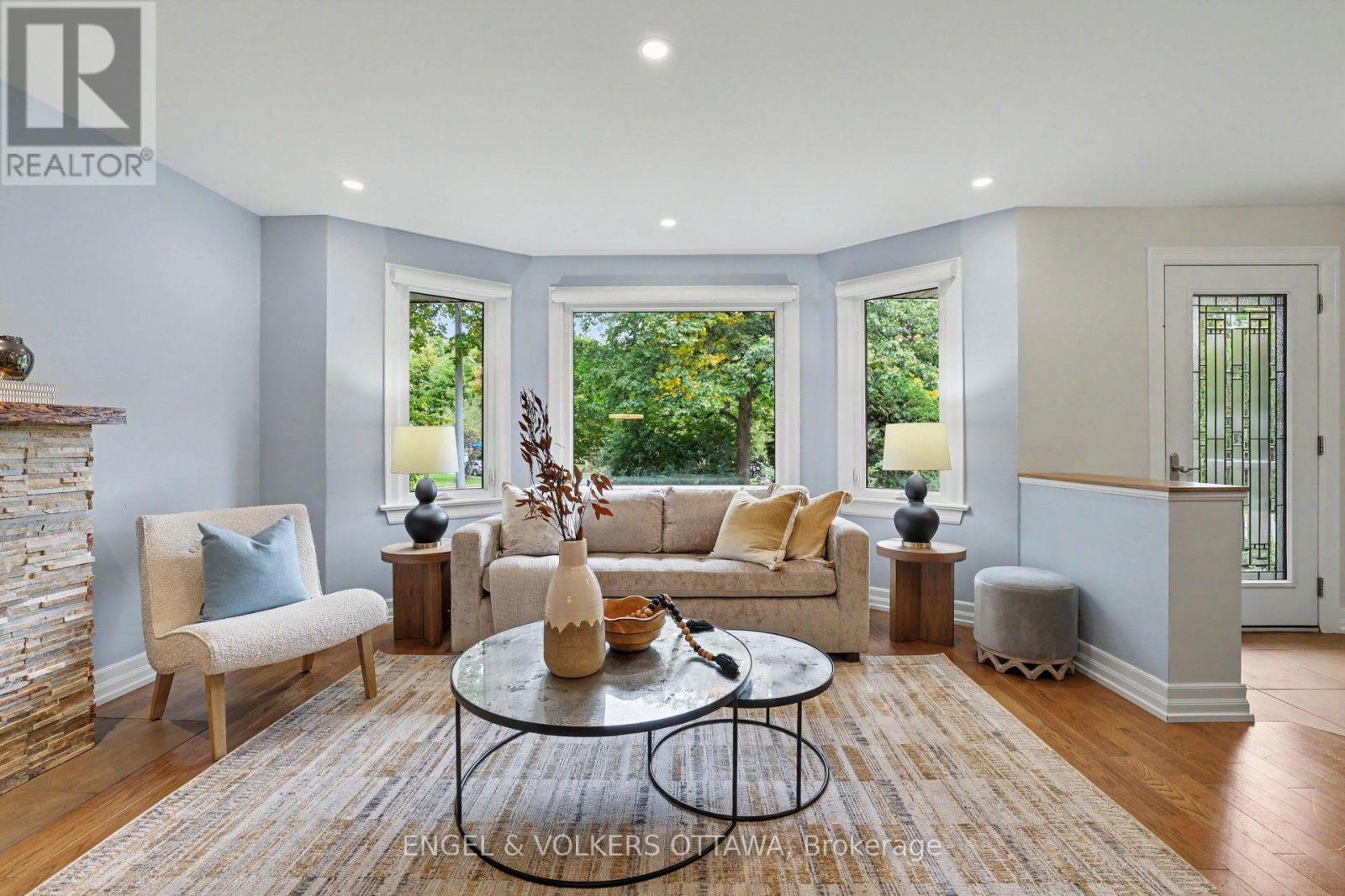 464 THESSALY CIRCLE - Image 7