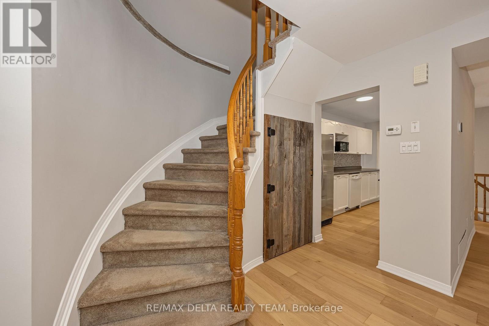 858 COMO CRESCENT - Image 16