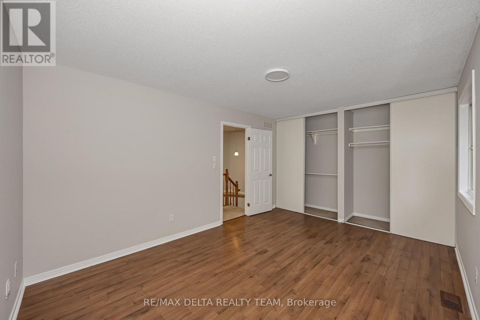 858 COMO CRESCENT - 18