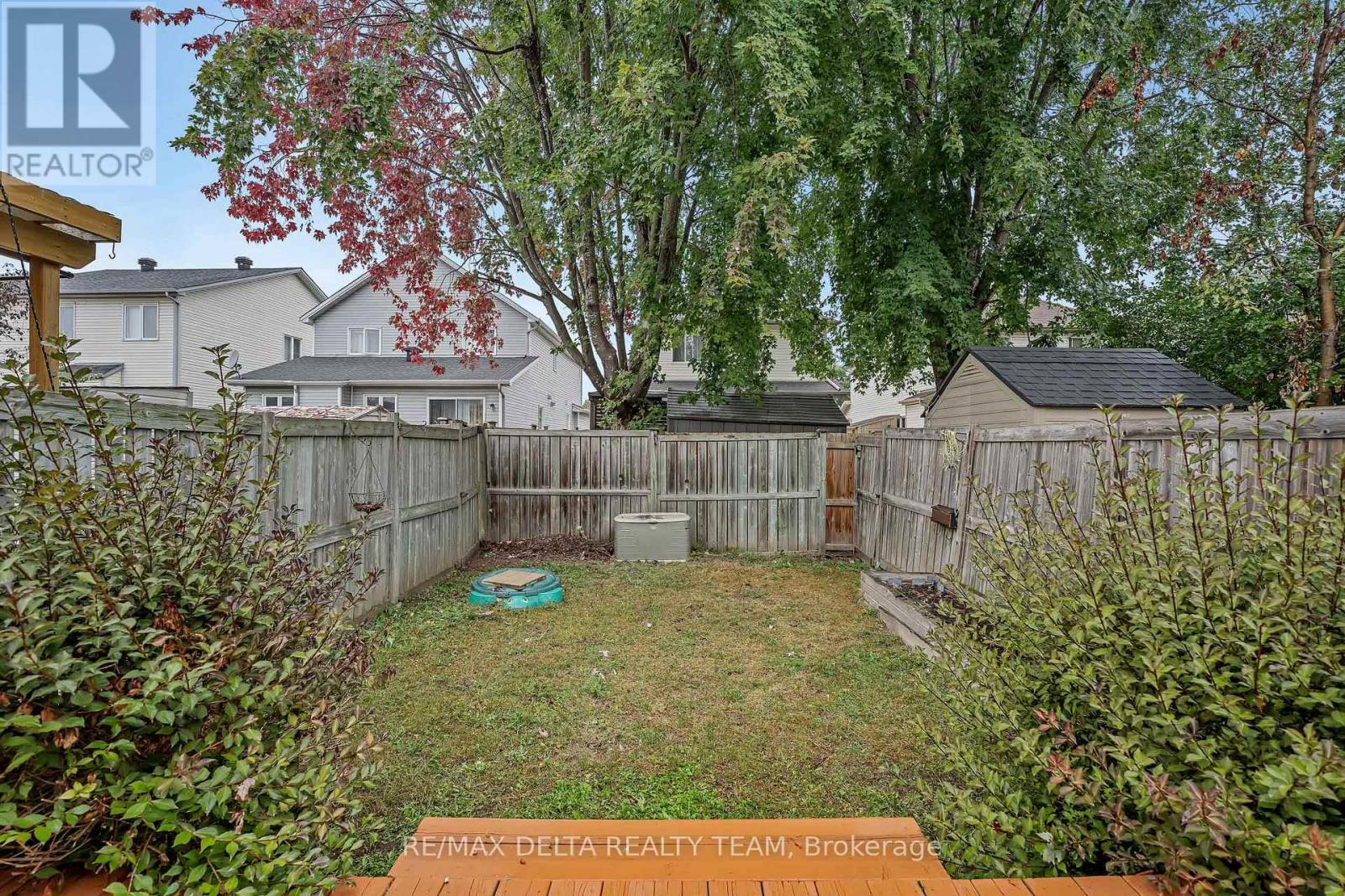 858 COMO CRESCENT - 31