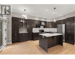 208 Butterfly Walk, Ottawa, ON K1W0G6 Photo 12