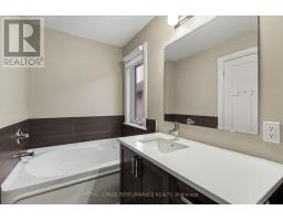 208 Butterfly Walk, Ottawa, ON K1W0G6 Photo 16