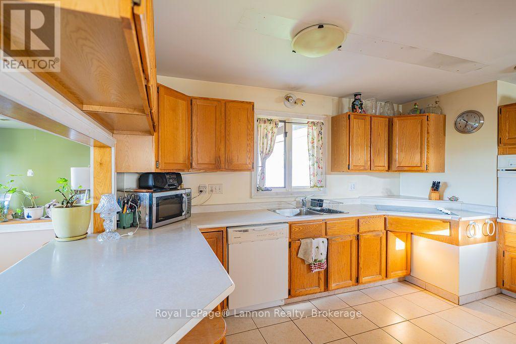 210 POWLEY STREET - Image 12