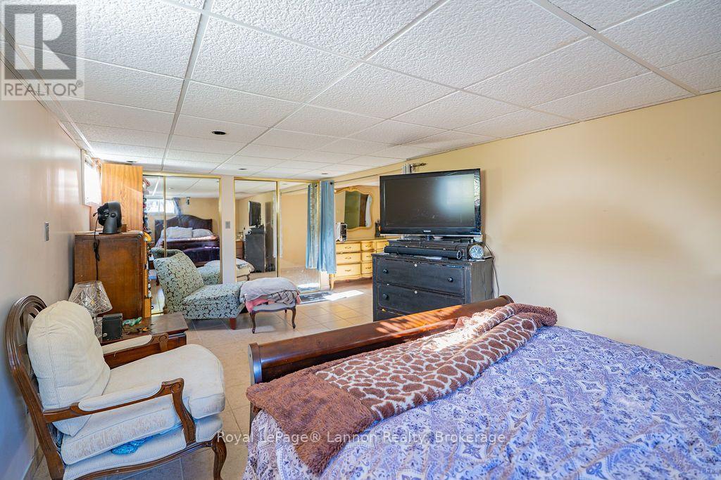 210 POWLEY STREET - Image 15
