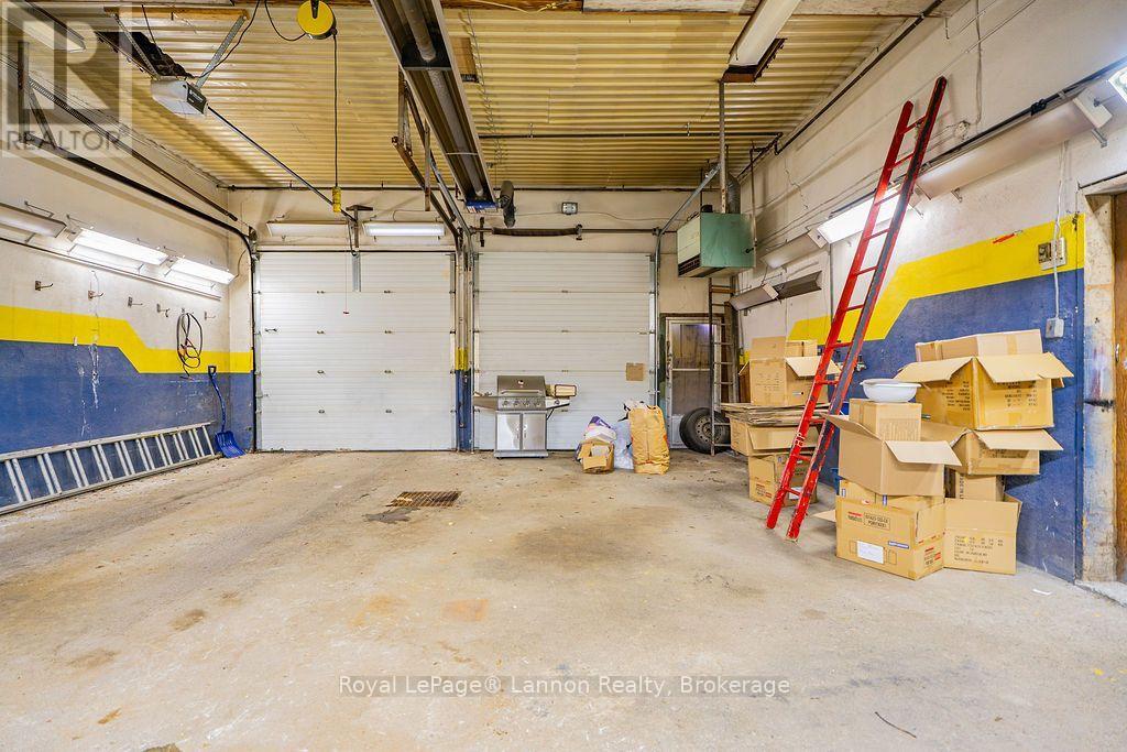 210 POWLEY STREET - Image 31