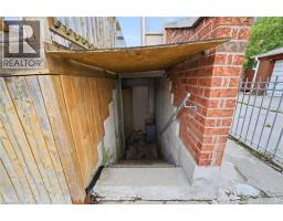 277 Harvie Avenue, York, ON M6E4L1 Photo 44