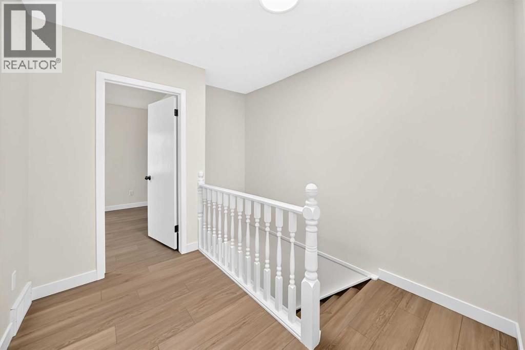 18 Dalhousie Crescent NW - photo 19