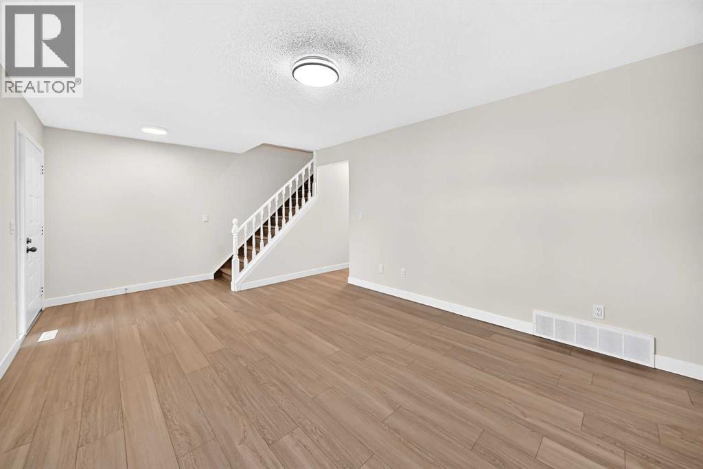 18 Dalhousie Crescent NW - photo 5
