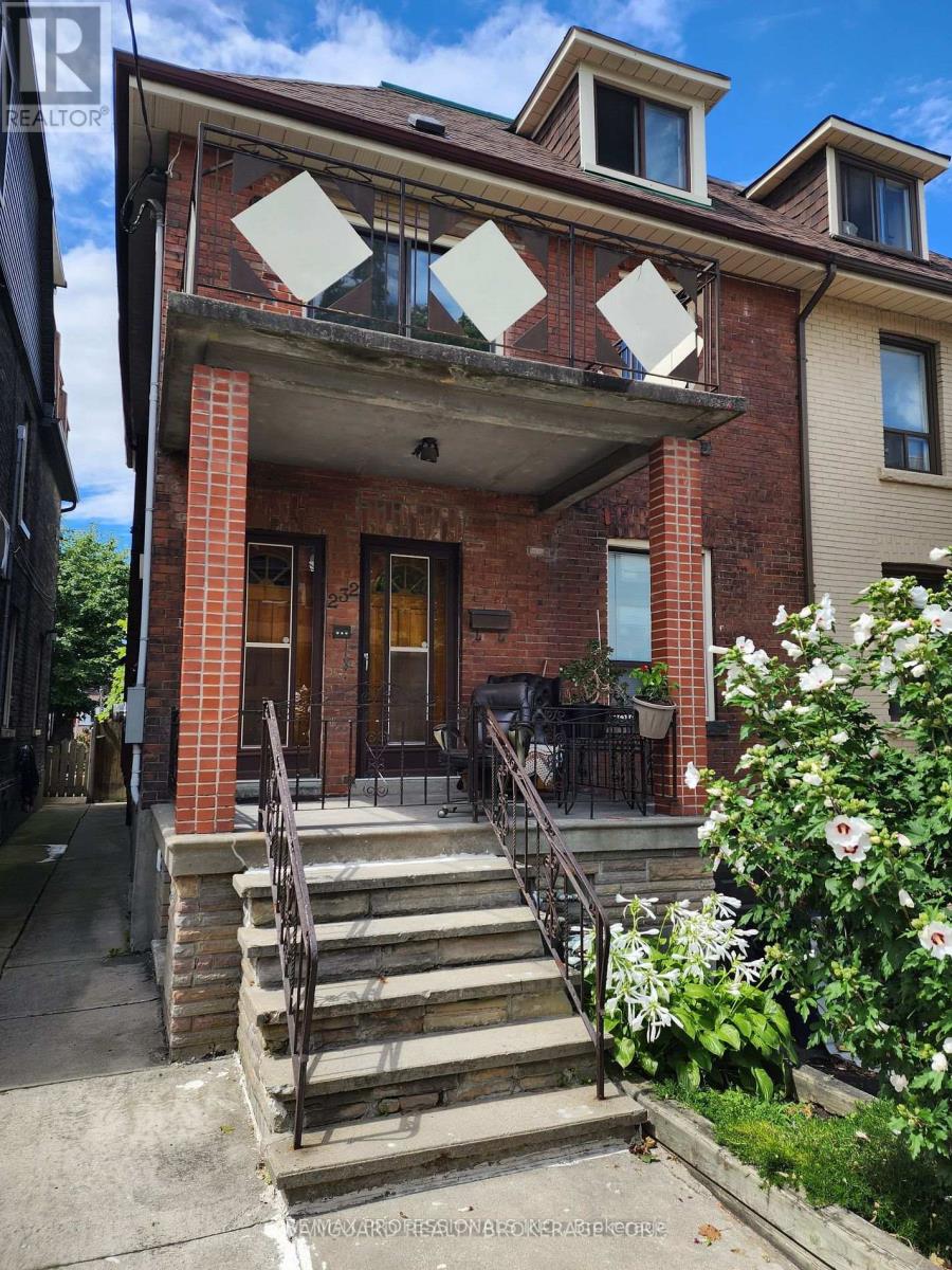 Photo of 232 Montrose Avenue