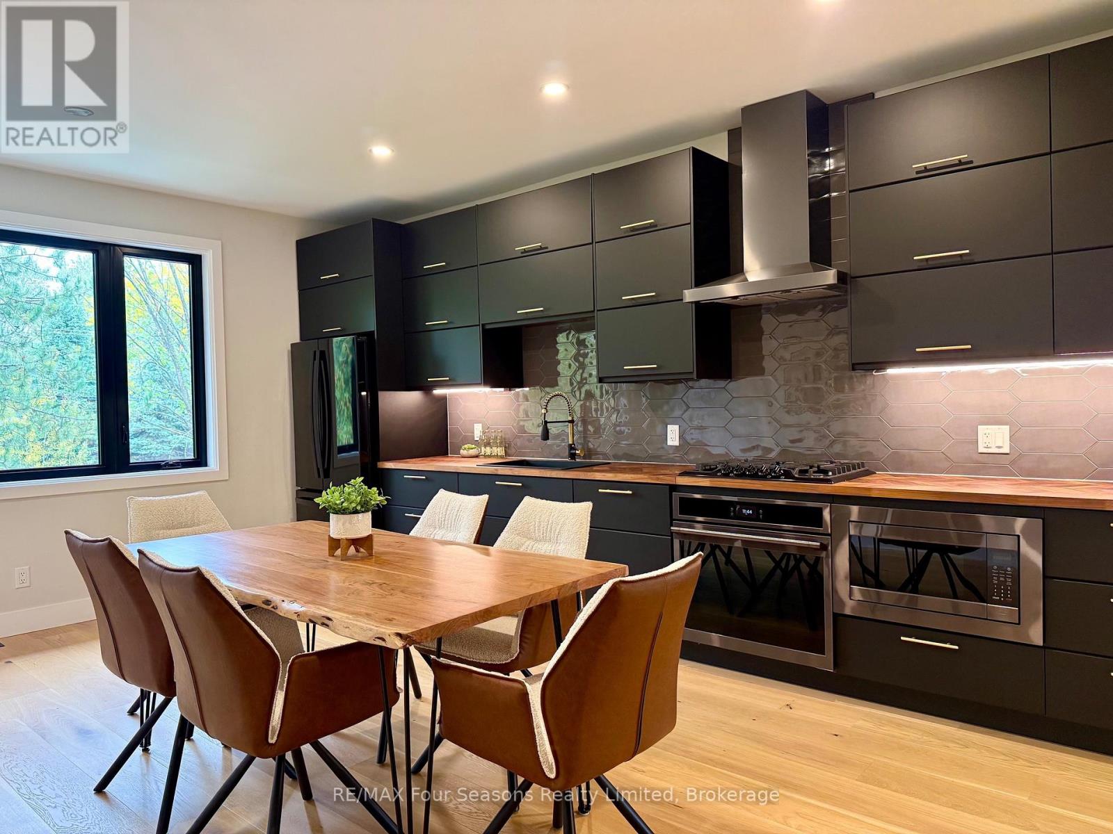 131 CHAMONIX CRESCENT - 20