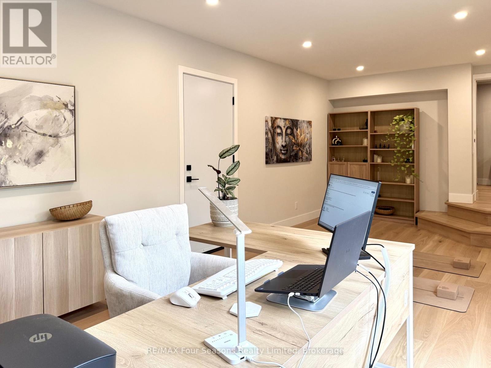 131 CHAMONIX CRESCENT - 24
