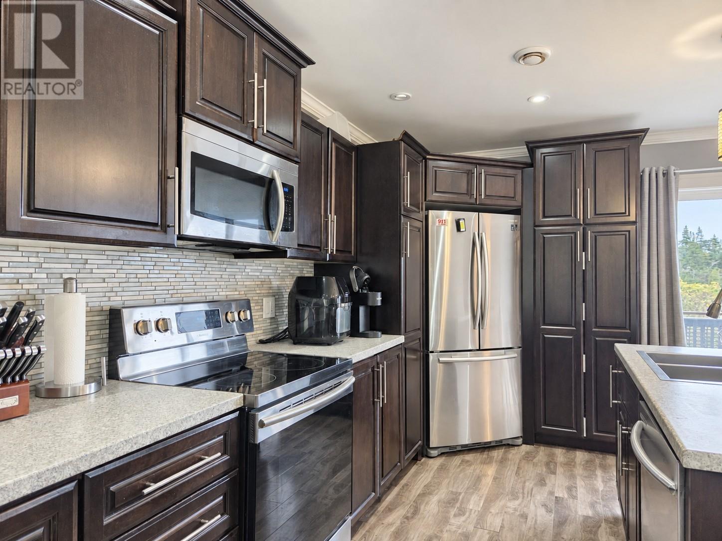 229 Marine Drive - 19