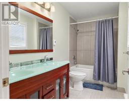 229 Marine Drive thumbnail 38