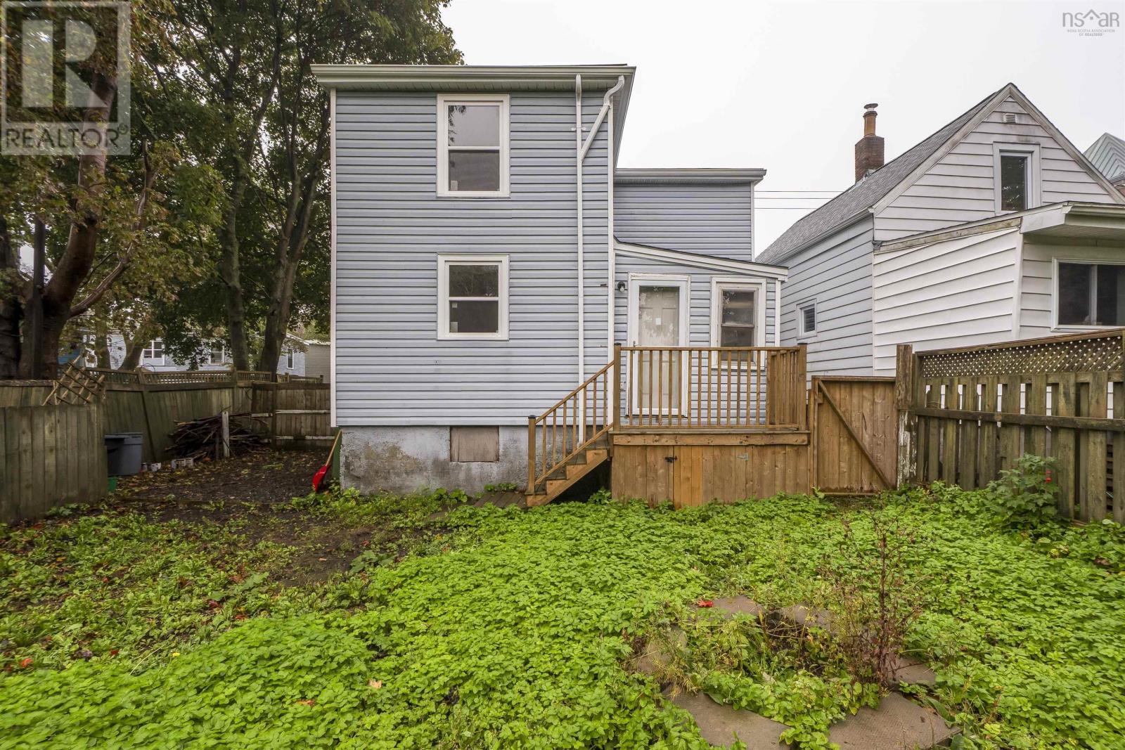 2455 Gladstone Street - 30