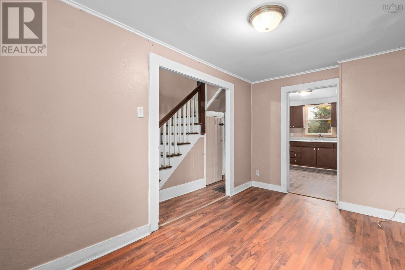 2455 Gladstone Street - Image 8