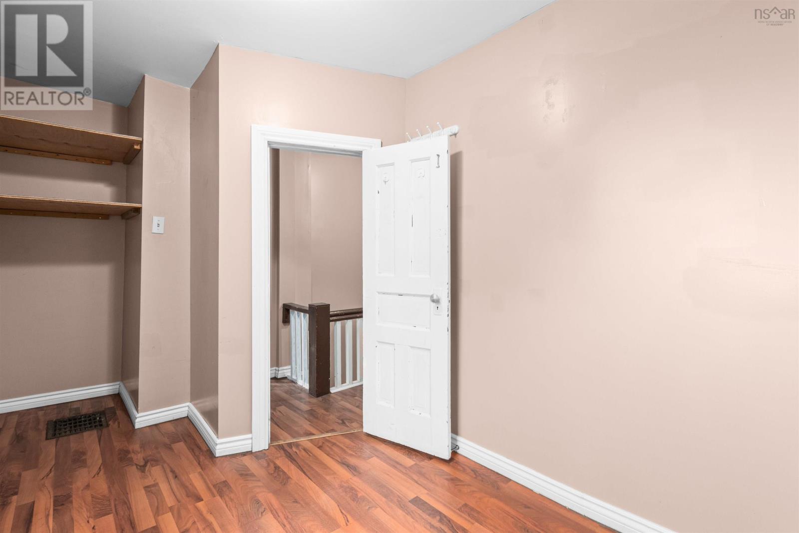 2455 Gladstone Street - Image 21