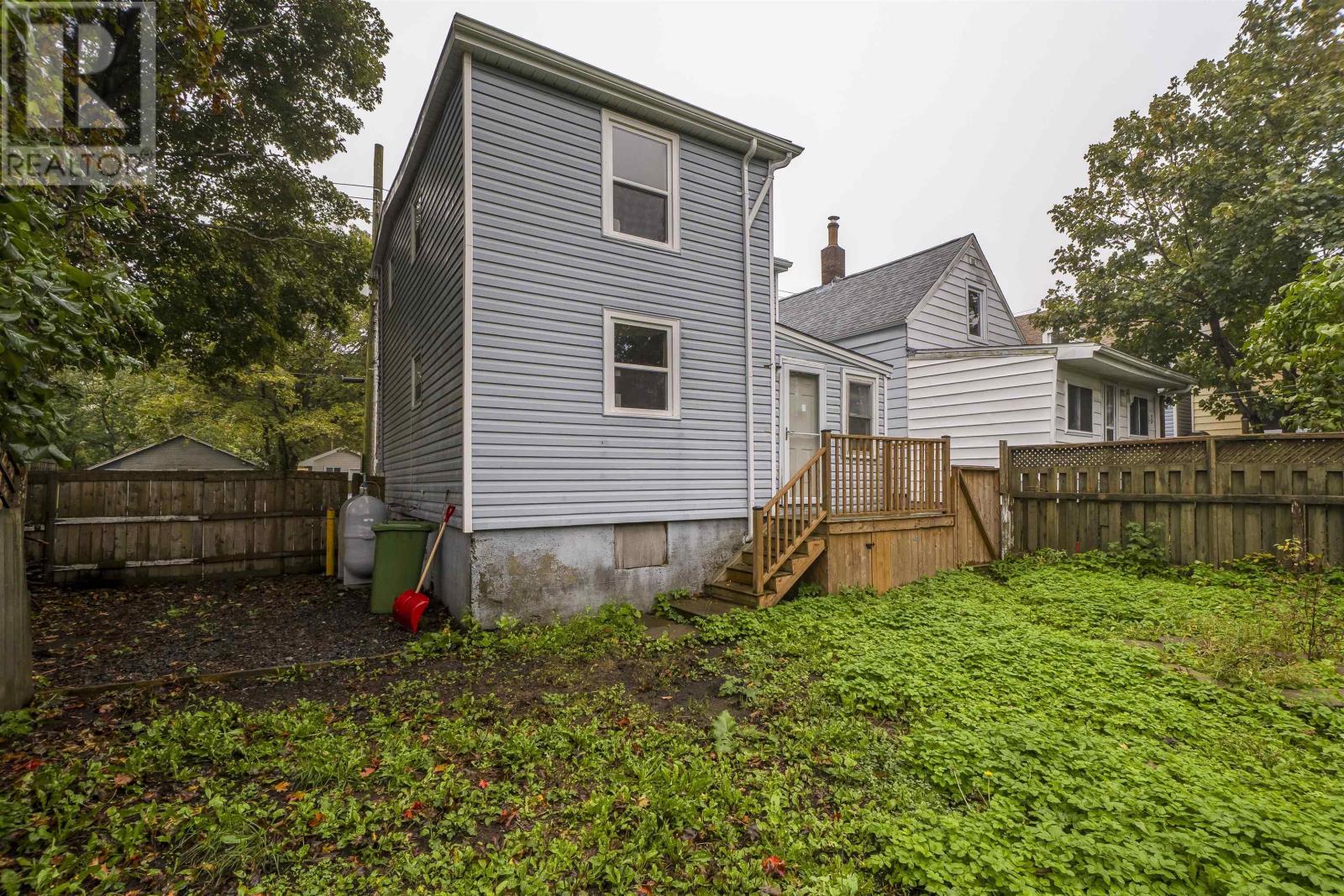 2455 Gladstone Street - Image 31