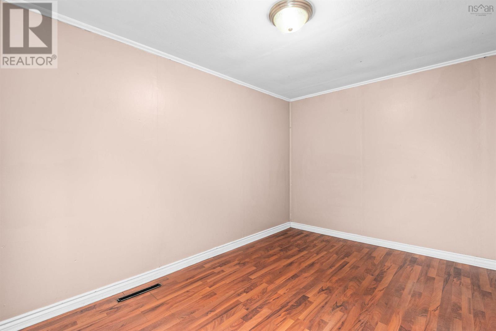 2455 Gladstone Street - 4