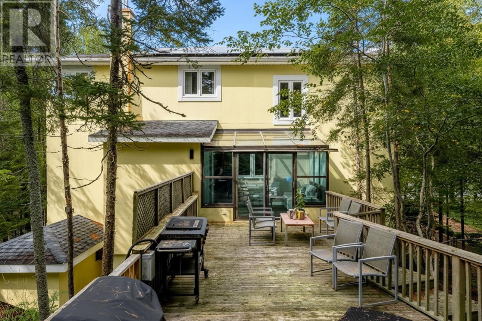 12 Falcon Place - 35