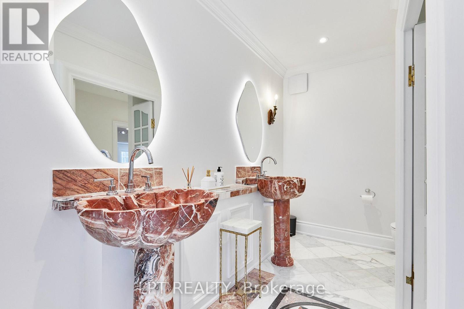 298 WEES ROAD - 19