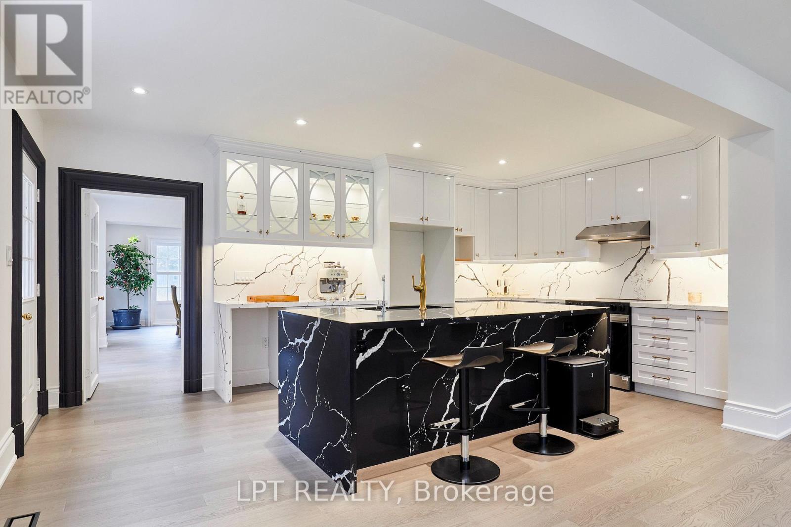 298 WEES ROAD - 8