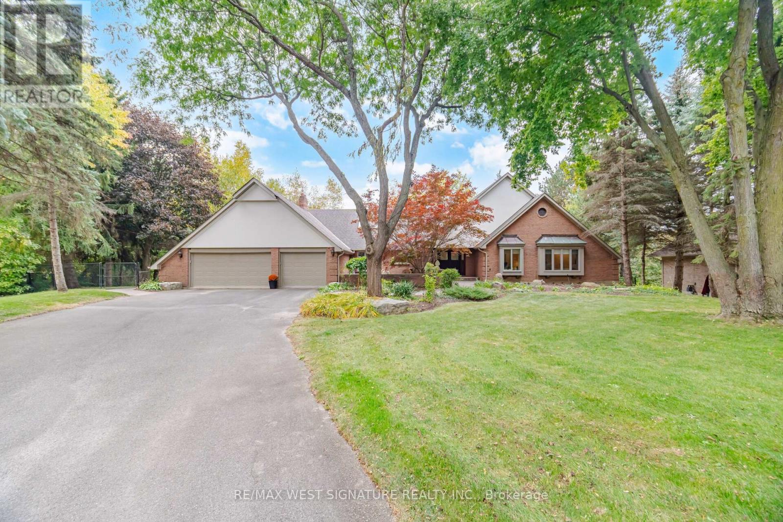 42 Hedgerow Court, Vaughan, ON