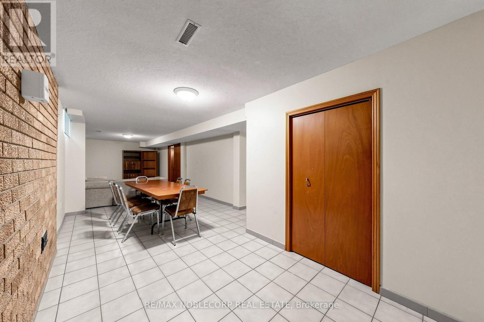 162 Venetian Crescent, Vaughan, ON photo 37