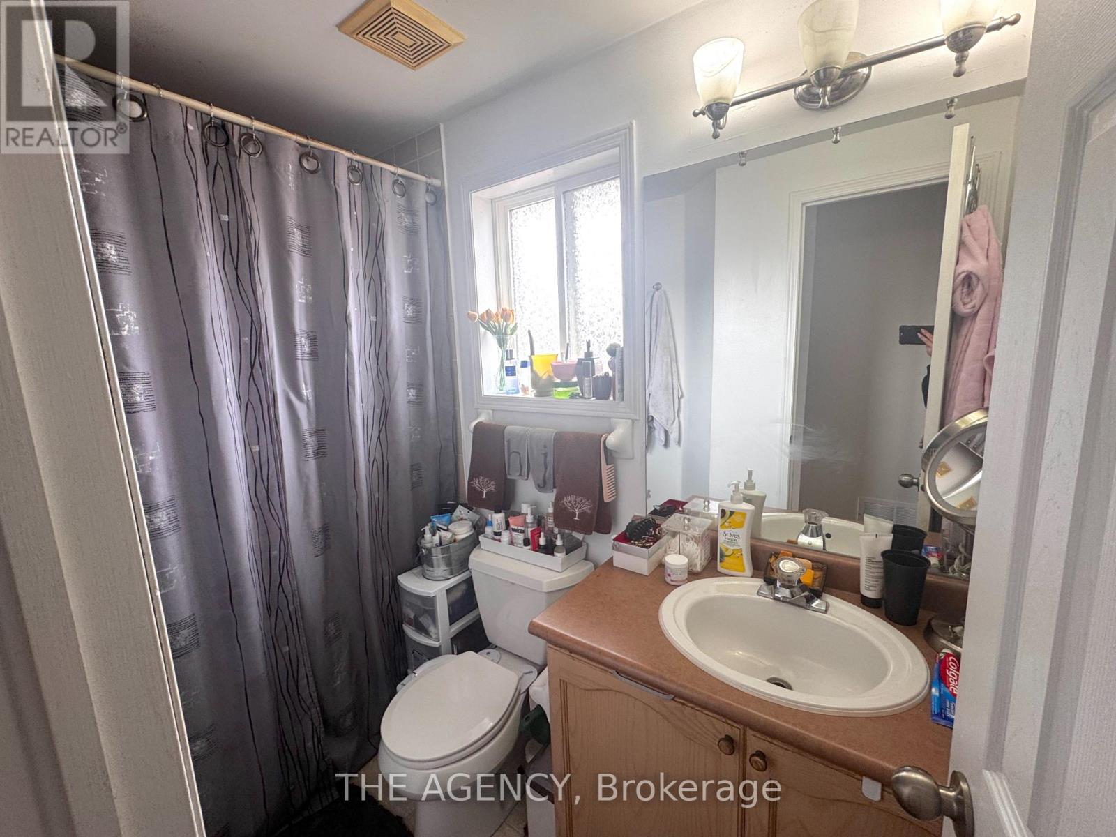 18 Srigley Street, Barrie photo 10