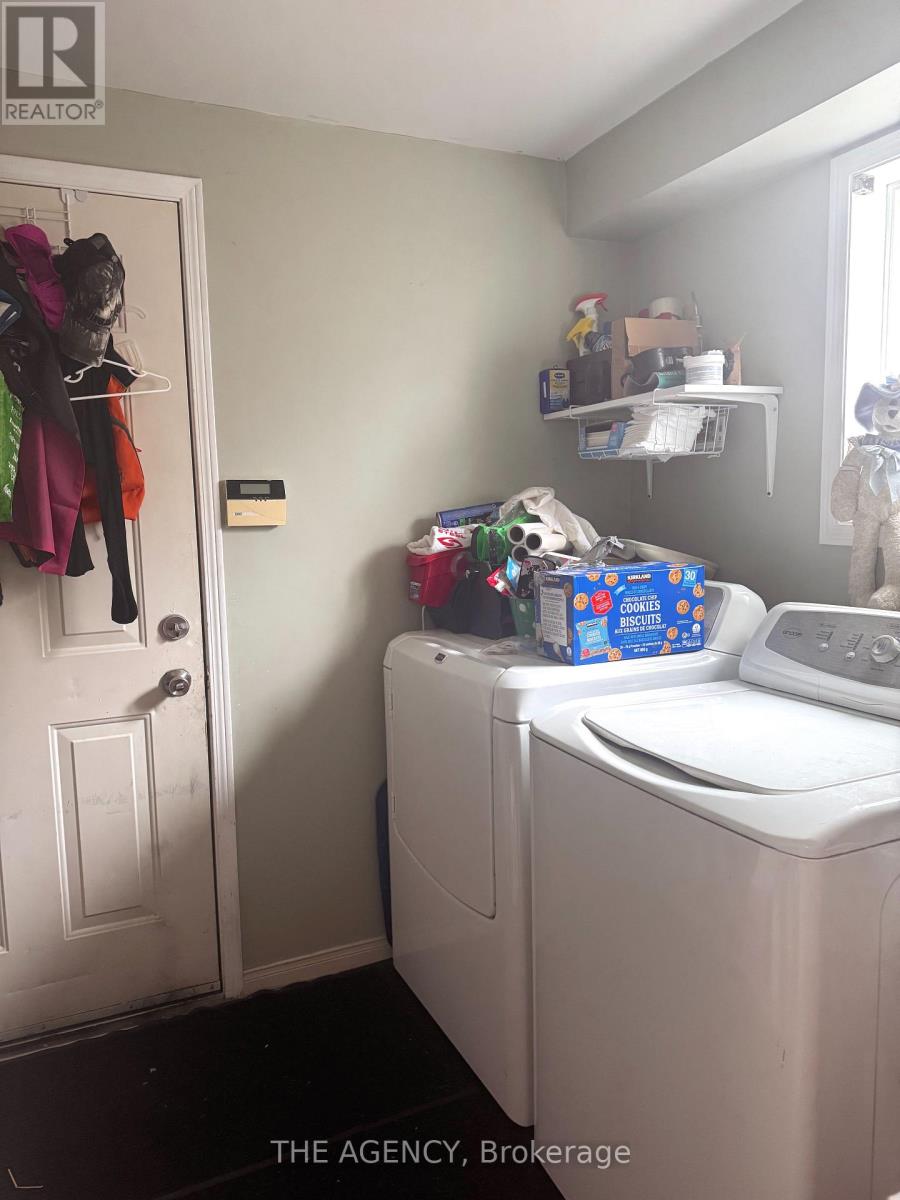 18 Srigley Street, Barrie photo 6