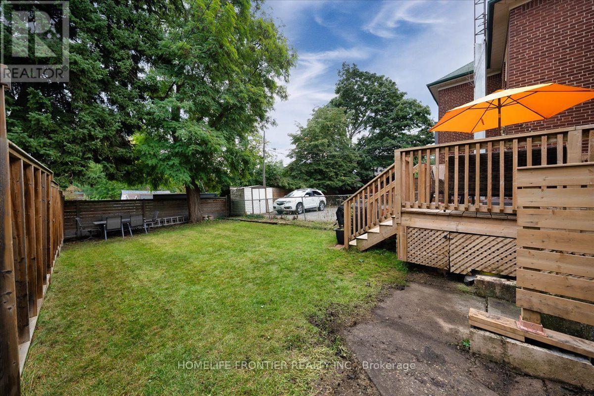 345 Windermere Avenue, Toronto, ON photo 37