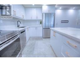 Bathroom - 503 - 3590 Kaneff Crescent, Mississauga, ON L5A3X3 Photo 7