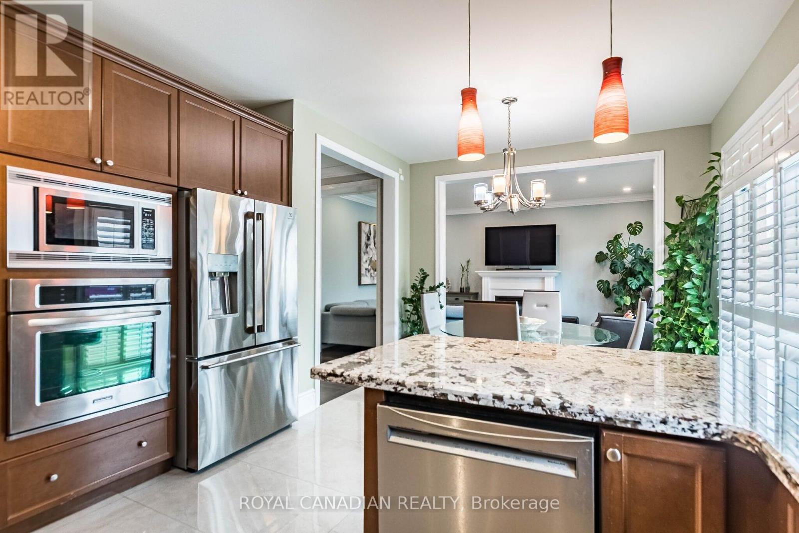 13 ISLAND GROVE - Image 17