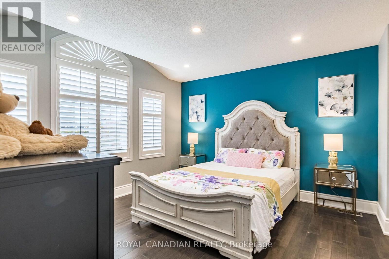 13 ISLAND GROVE - Image 30