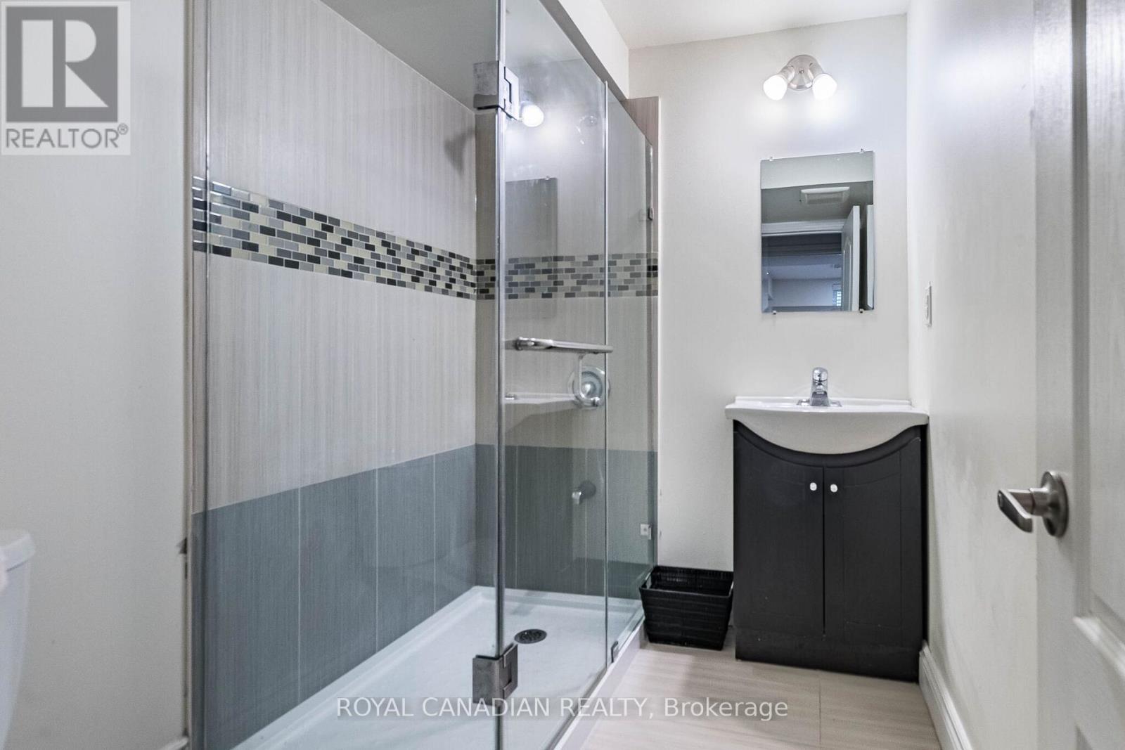 13 ISLAND GROVE - Image 37