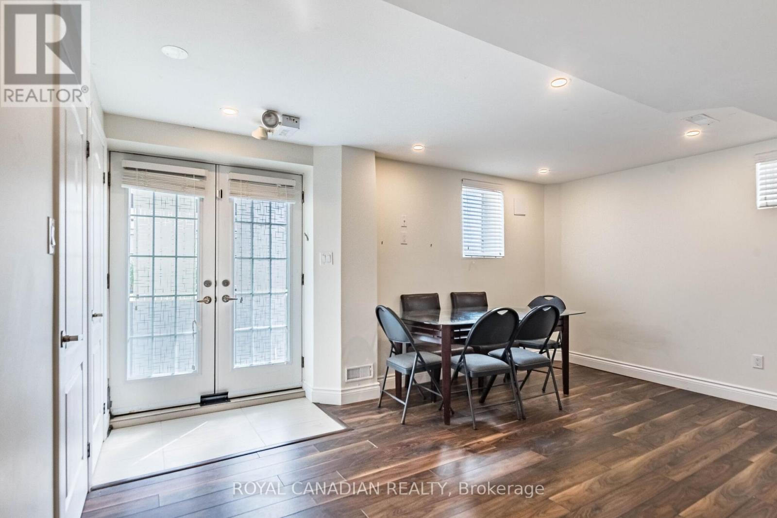 13 ISLAND GROVE - Image 40