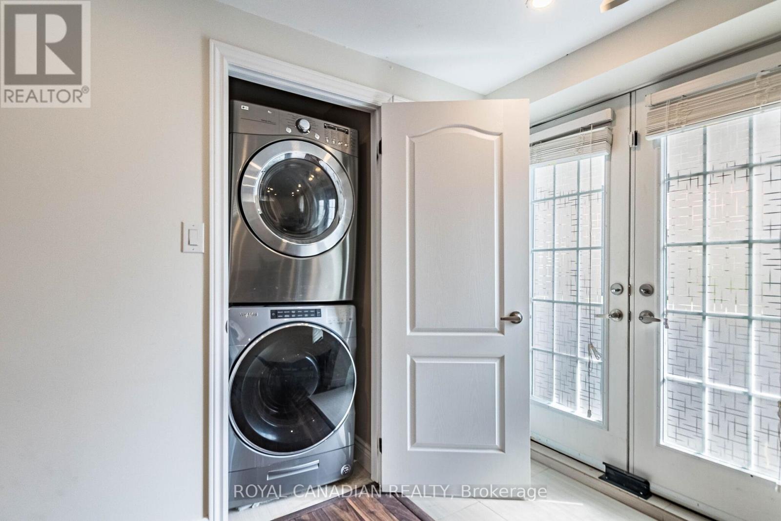 13 ISLAND GROVE - Image 44